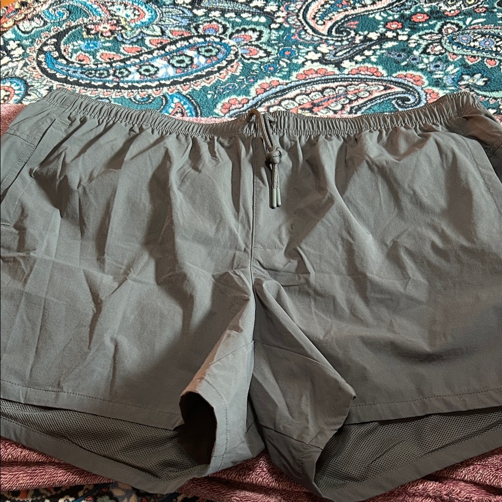 NWT VRST Men’s Athletic Shorts